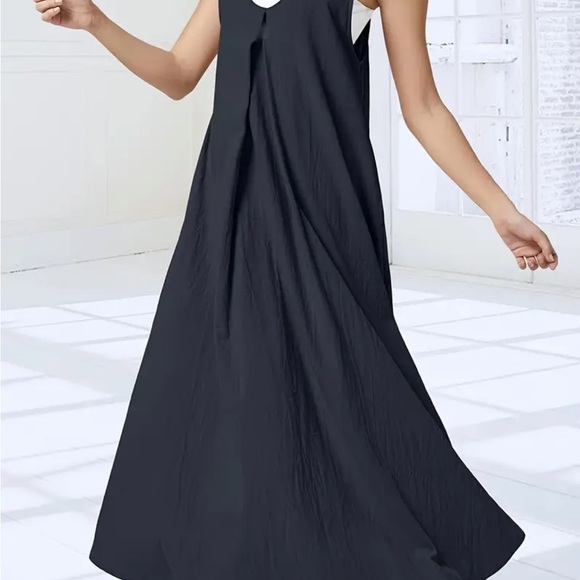 Women’s linen v neck navy sleeveless dress. Versatilite and classic - Picture 5 of 7